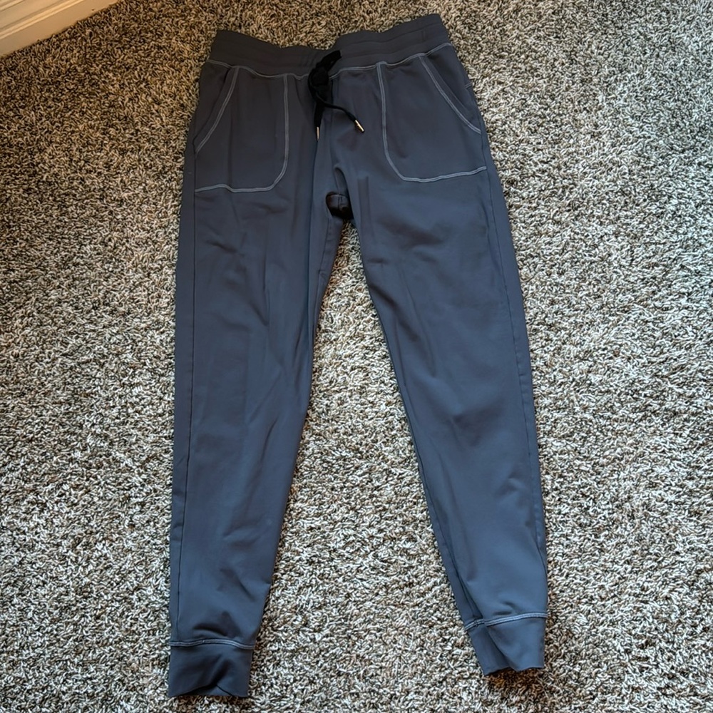 Gray Unwind Jogger, Size Medium